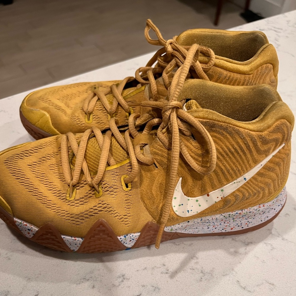 Men's Nike Kyrie 4 Cinnamon Toast Crunch size 7 youth